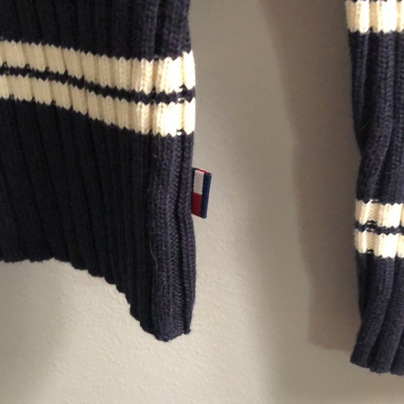 Vintage Tommy Hilfiger sweater, NWOT (never worn), size Large. - Picture 2 of 5